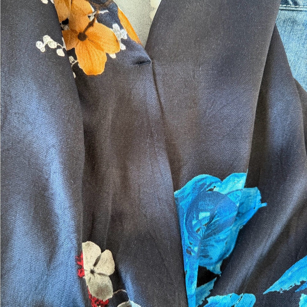YAYA Women's Floral Faux-Wrap V-Neck Satin Blouse - Picture 5 of 5